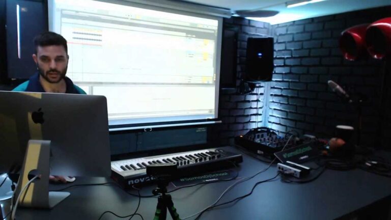 Curso de Producci&oacute;n Musical en Chile: Academia y Oportunidades